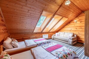 lóżko małżeńskie, lóżko pojedyncze oraz kanapa