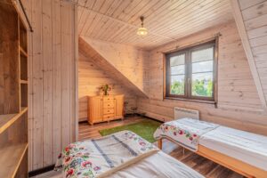 dwa lóżka pojedyncze