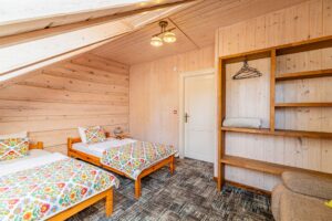 dwa lóżka pojedyncze